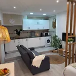 Lucas House Nazaré