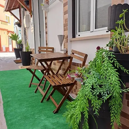 Lucas House * ナザレ